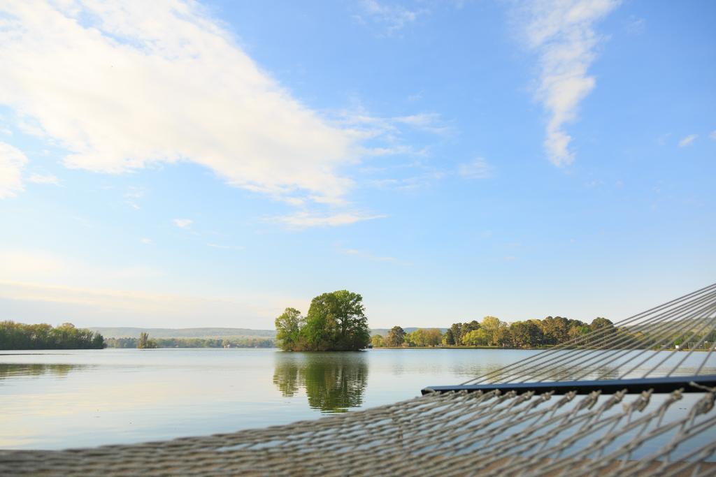 Lookout Point Lakeside Inn هوت سبرنغز المظهر الخارجي الصورة