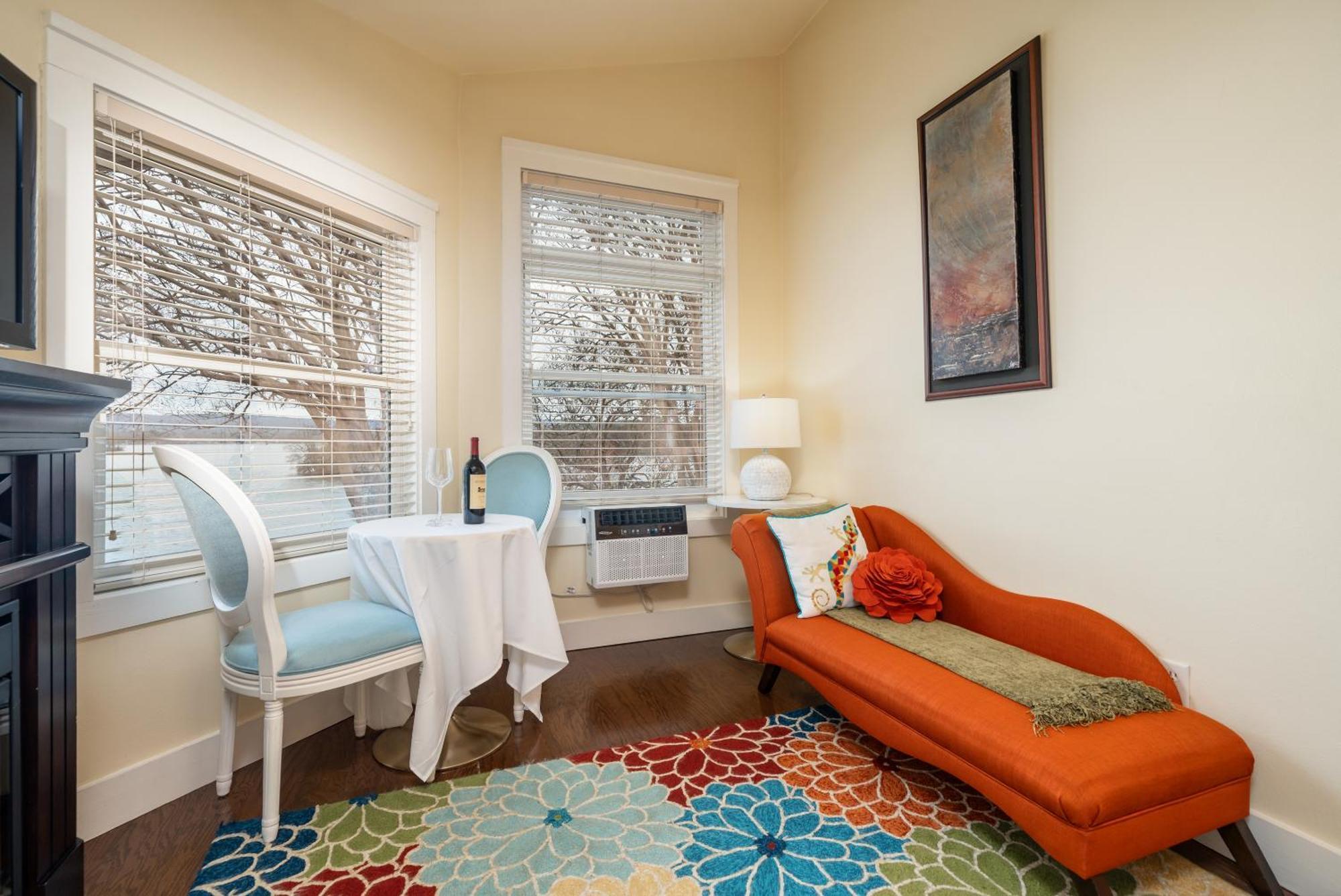 Lookout Point Lakeside Inn هوت سبرنغز المظهر الخارجي الصورة