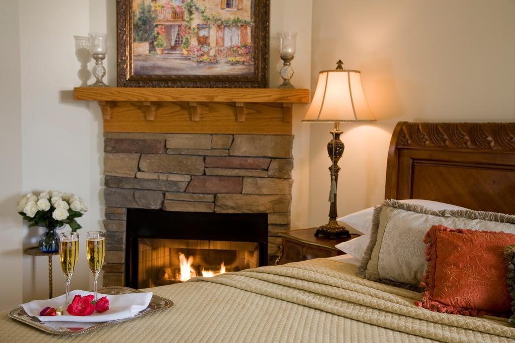 Lookout Point Lakeside Inn هوت سبرنغز المظهر الخارجي الصورة