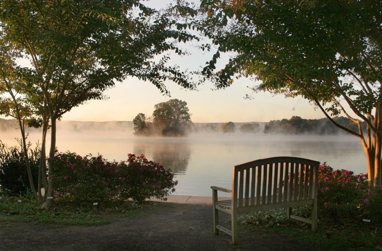 Lookout Point Lakeside Inn هوت سبرنغز المظهر الخارجي الصورة